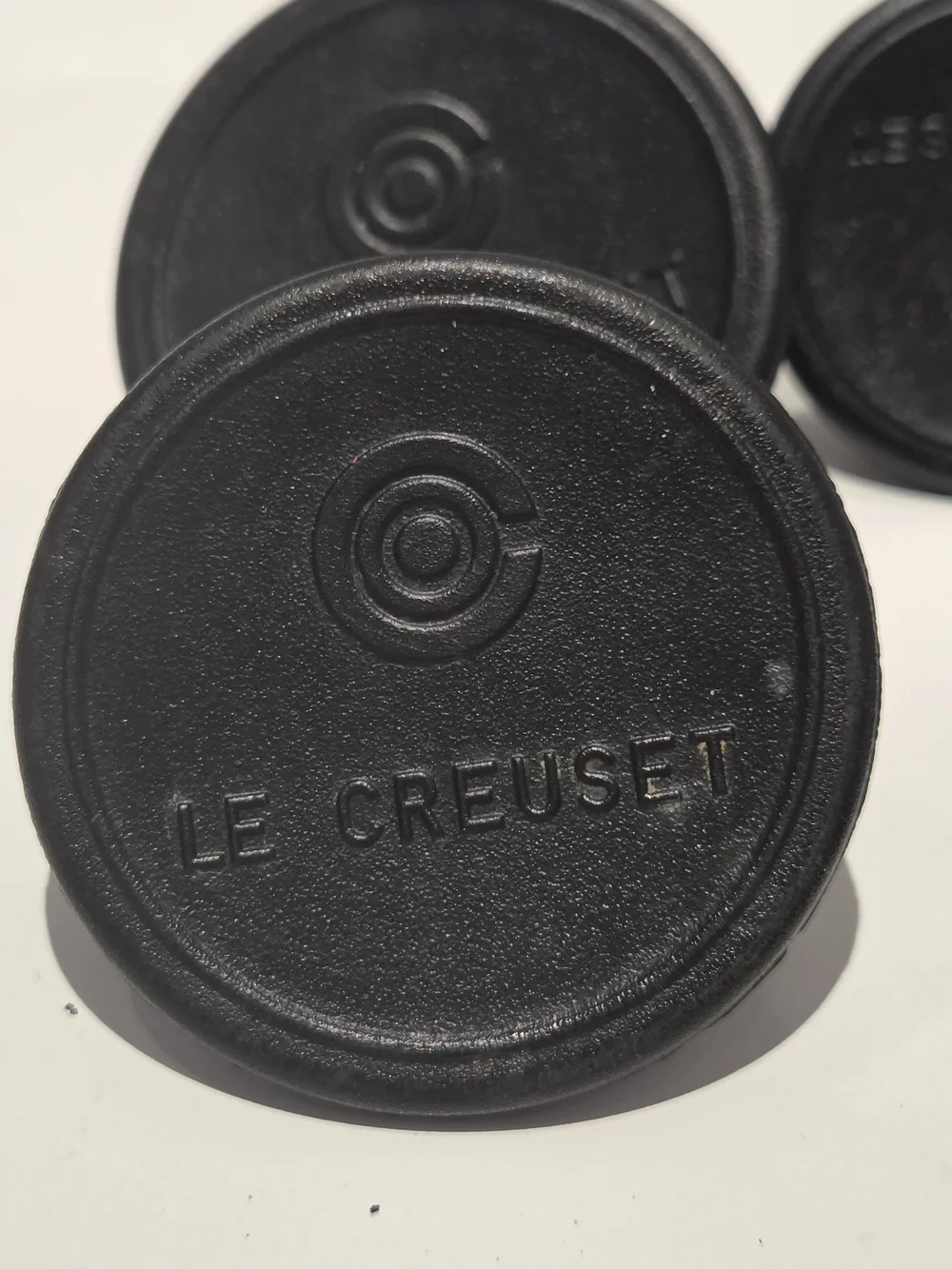 Le Creuset Lot Of 6 Knobs Black Phenolic Replacement Preowned 2x 2.2